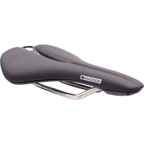 Madison Saddle Flux Aero Short Alloy Ti Rail Black 142 mm x 242 mm